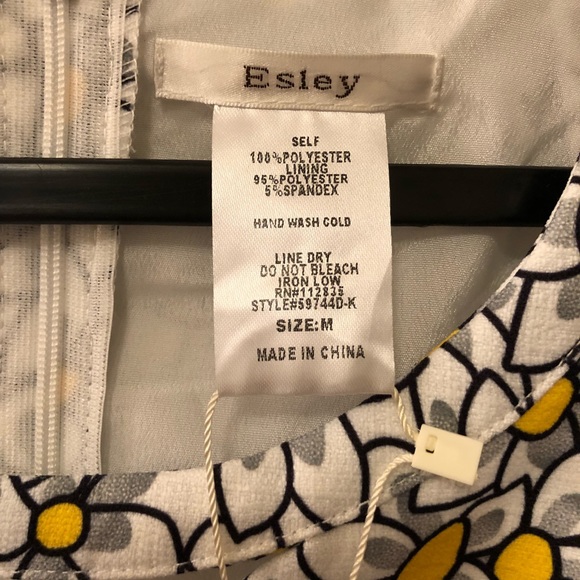 Super cute daisy keyhole sundress - Picture 4 of 4